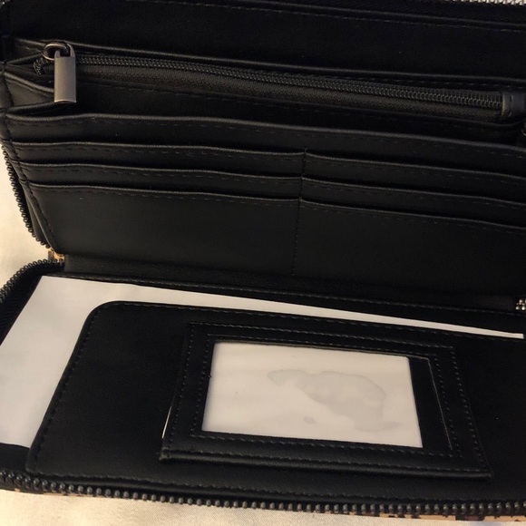 Betsey Johnson Leopard Print Faux Leather Zip Around Continental Wallet NWT - Picture 13 of 16